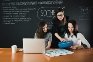 Exploring the Advantages of Open Source School Management Systems
