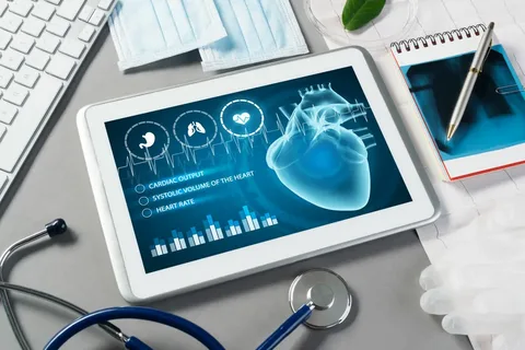 How can Odoo Healthcare Management System Improve Communication between Doctors, Nurses, and Patients in the UAE?